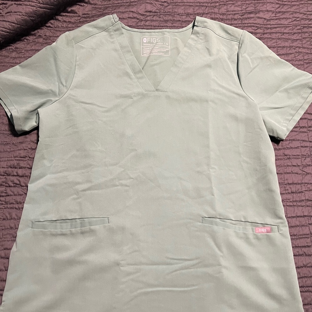 FIGS Jade Casma - Three Pocket Scrub ((RARE COLOR))